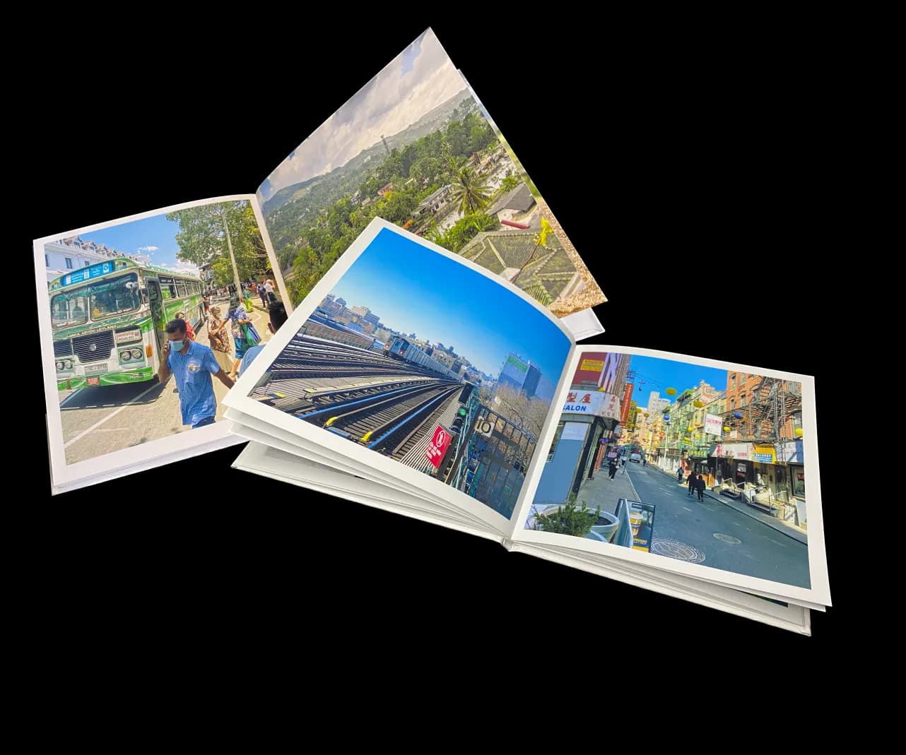 Otvoreni fotoalbumi sa fotografijama sa putovanja